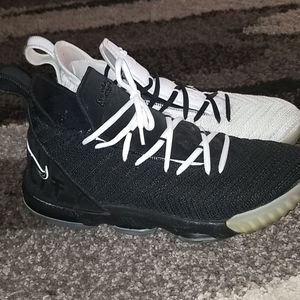 LeBron 16 Equality Boy size 7